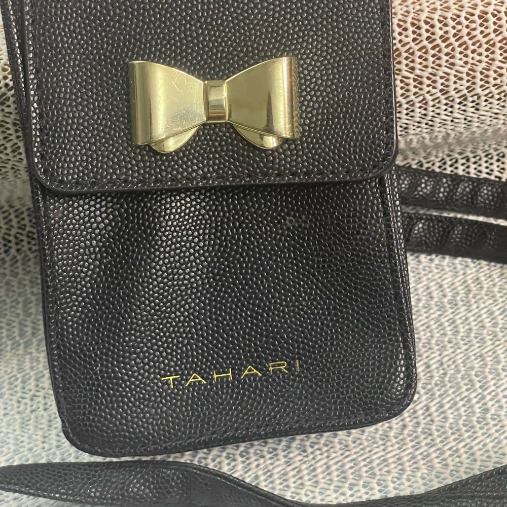 Tahari Crossbody Phone Case 6.5x3.5"